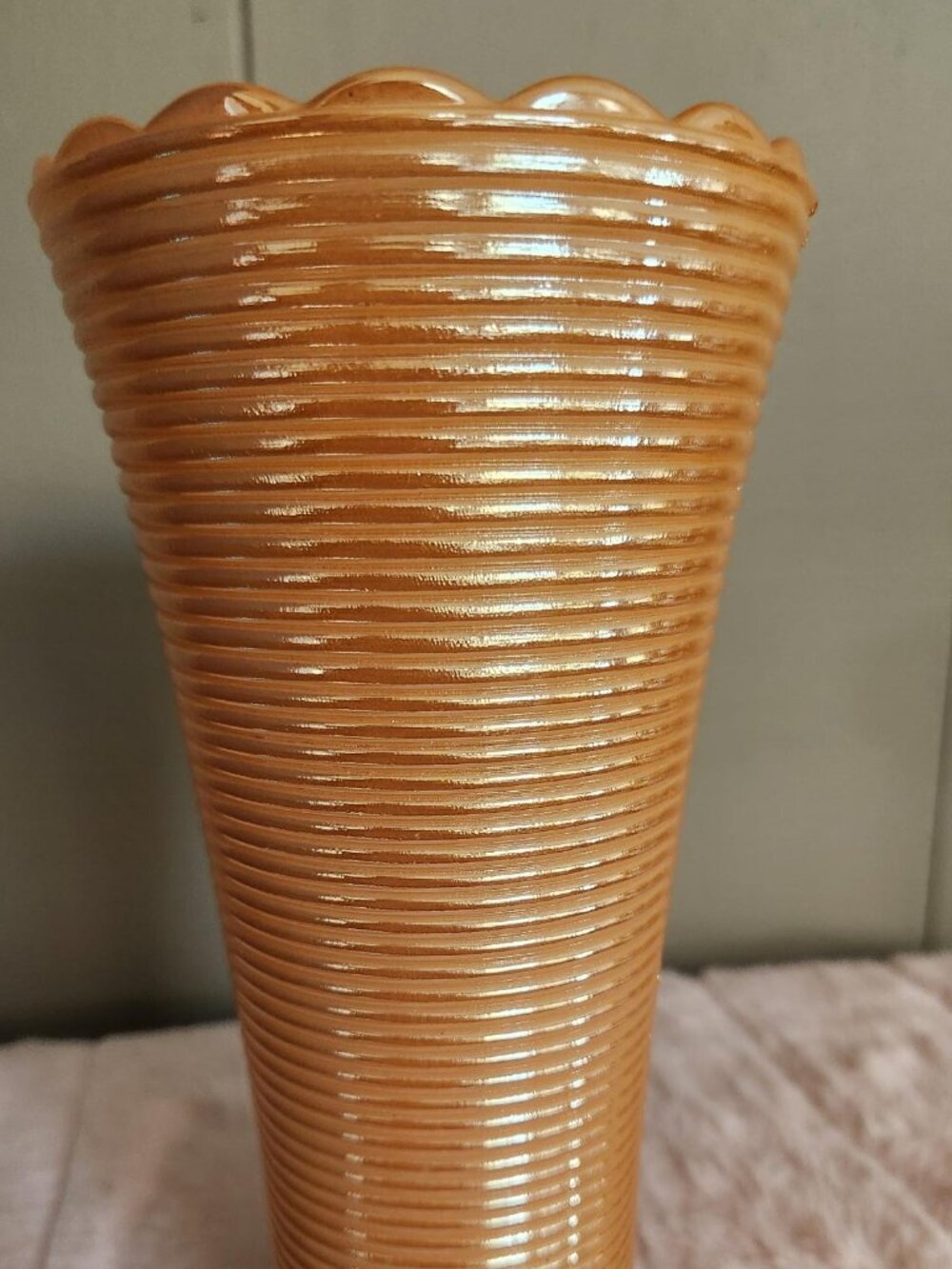 VINTAGE 1950s Anchor Hocking Marigold Carnival Glass Beehive Ribbed Vase